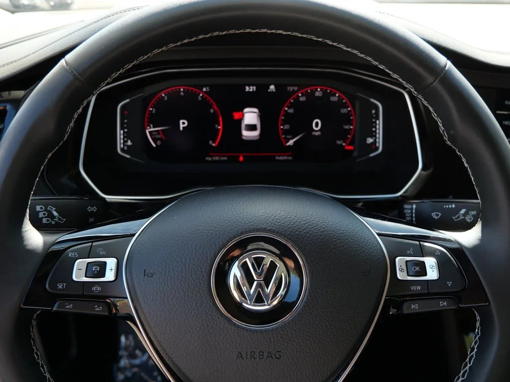 Used 2021 Black Volkswagen SEL image 27