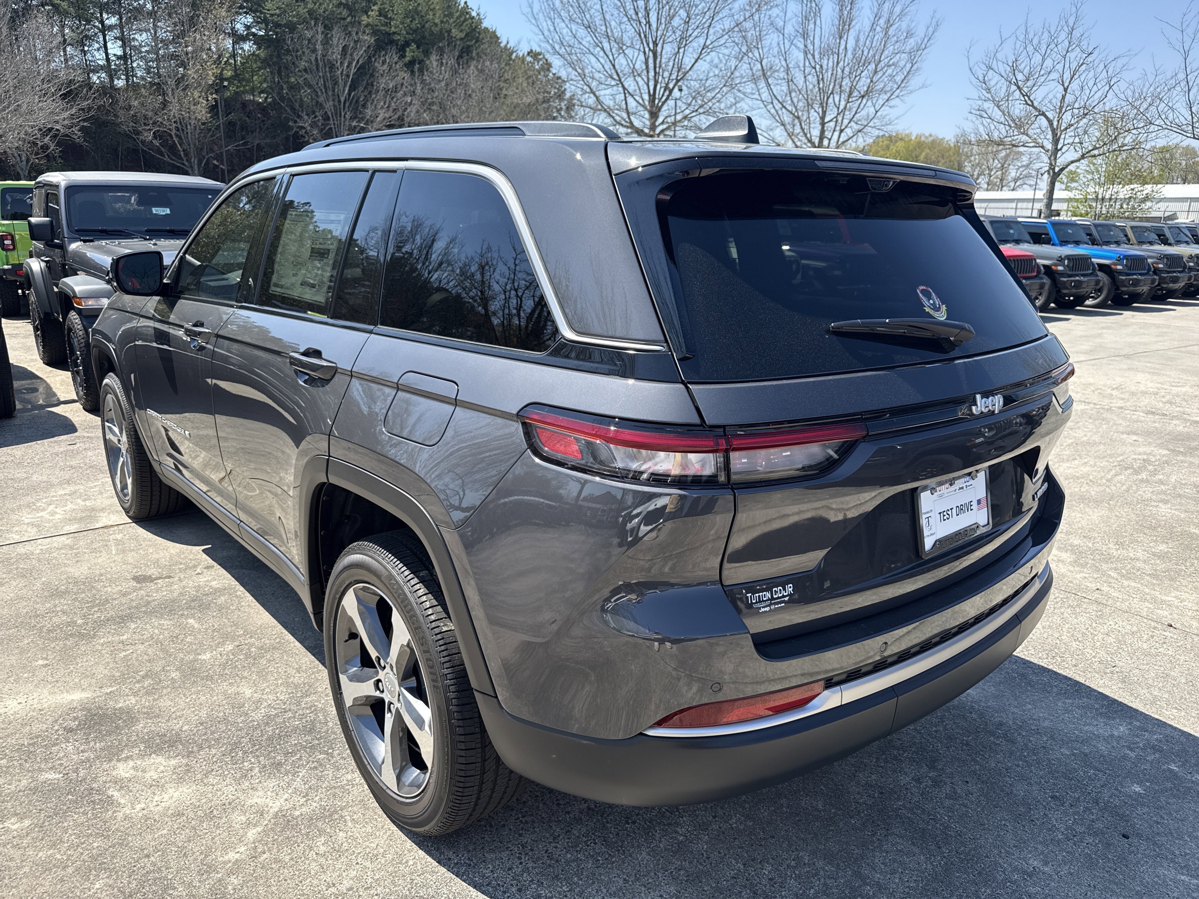New 2026 Baltic Gray Metallic Clearcoat Jeep Limited image 5