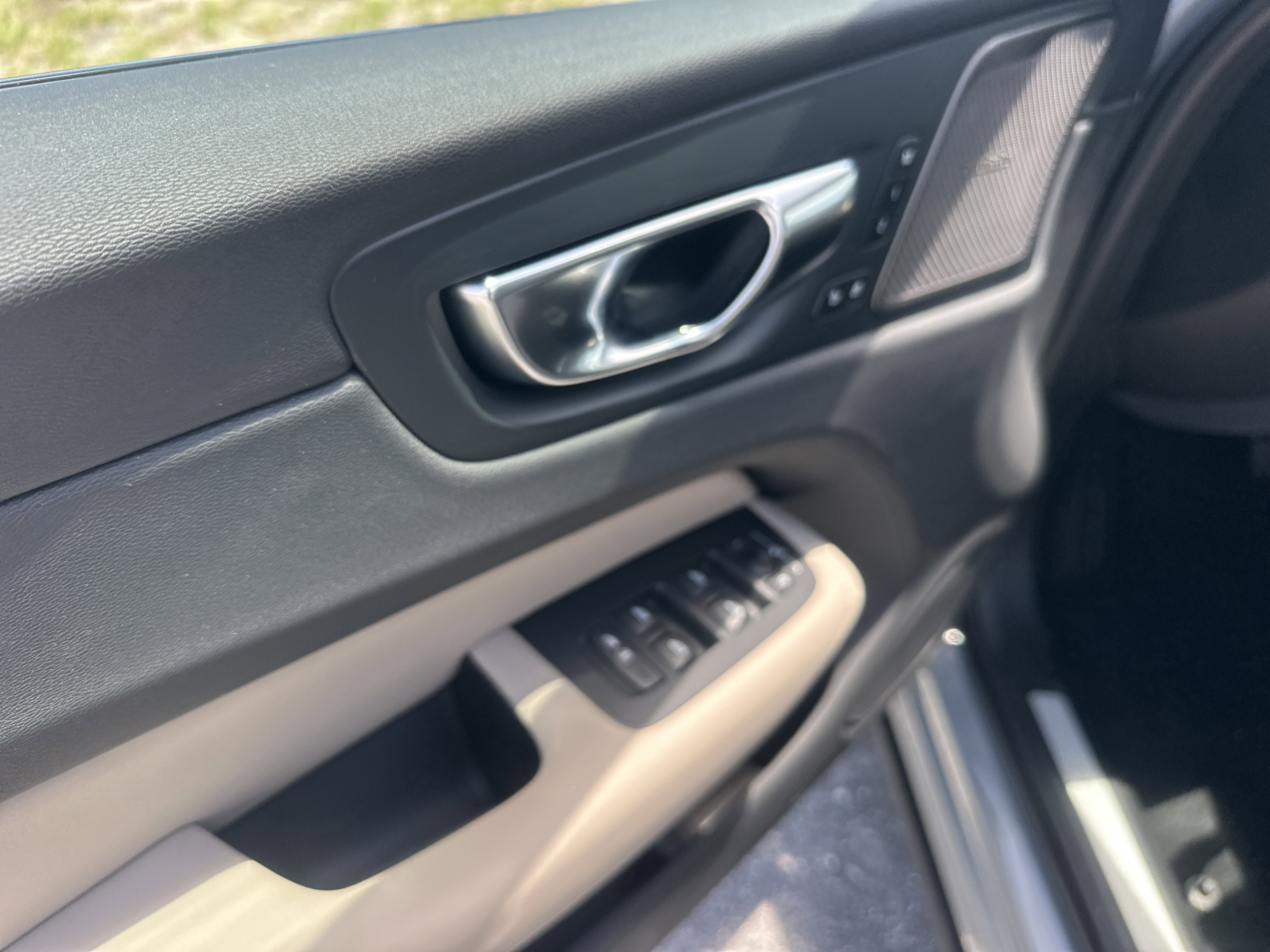 New 2026 Vapour Grey Volvo Plus image 11