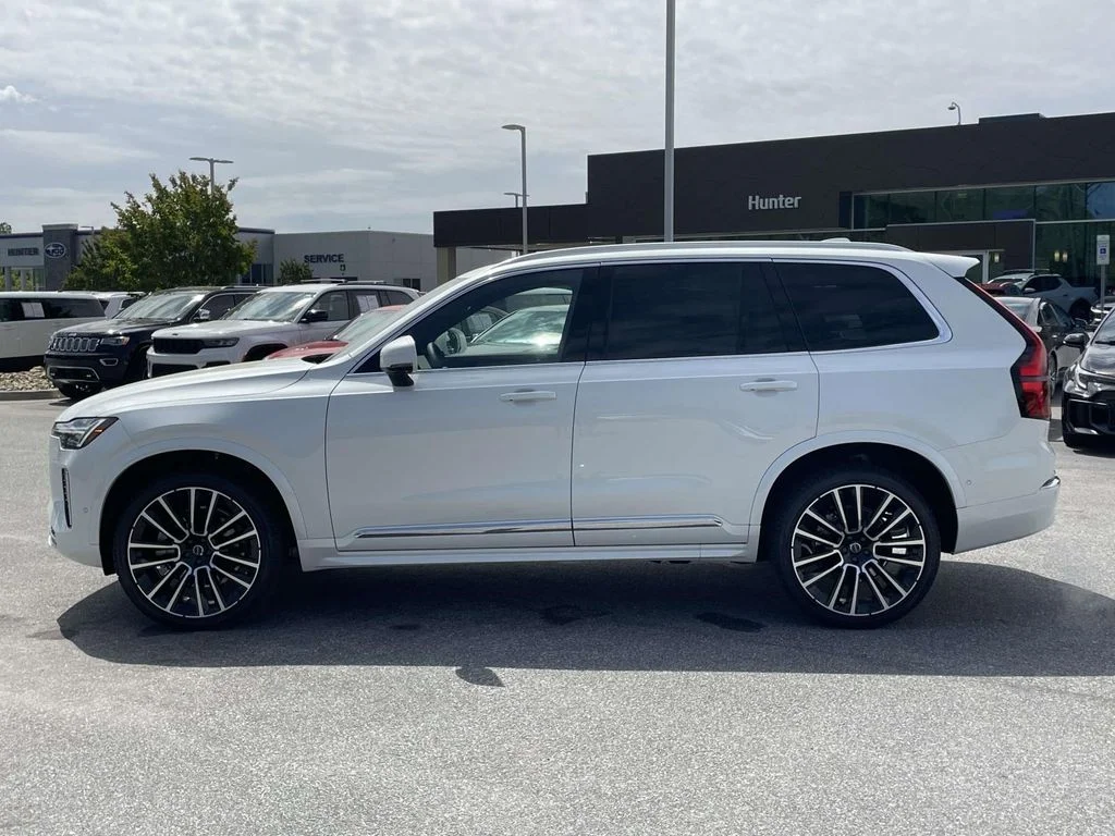 New 2026 Crystal White Volvo Plus image 25
