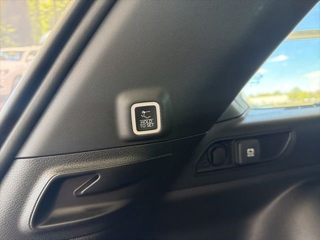 Used 2025 Black Jeep Altitude image 6