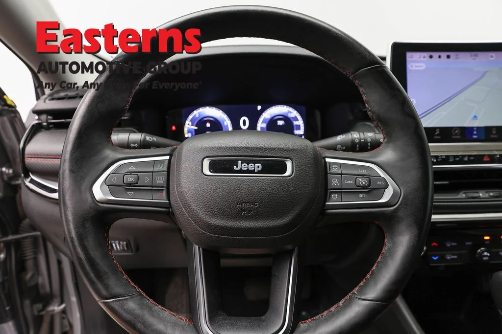 Used 2022 Silver Jeep Trailhawk image 10