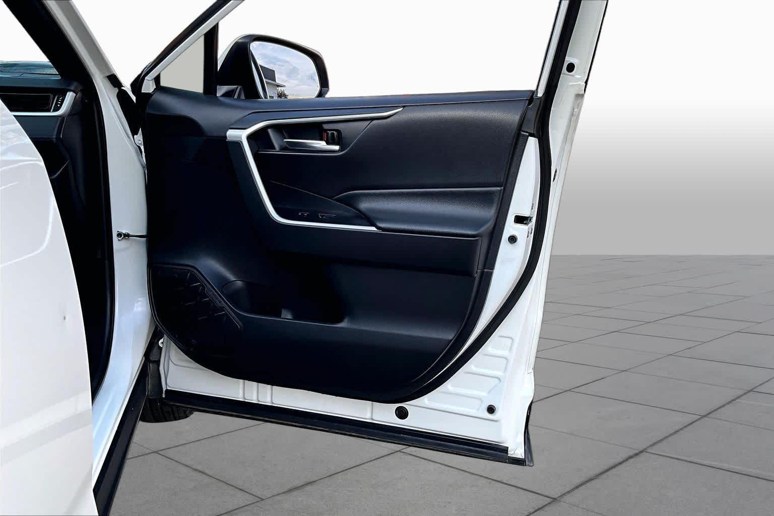 Used 2022 Blizzard Pearl Toyota Hybrid SE image 22
