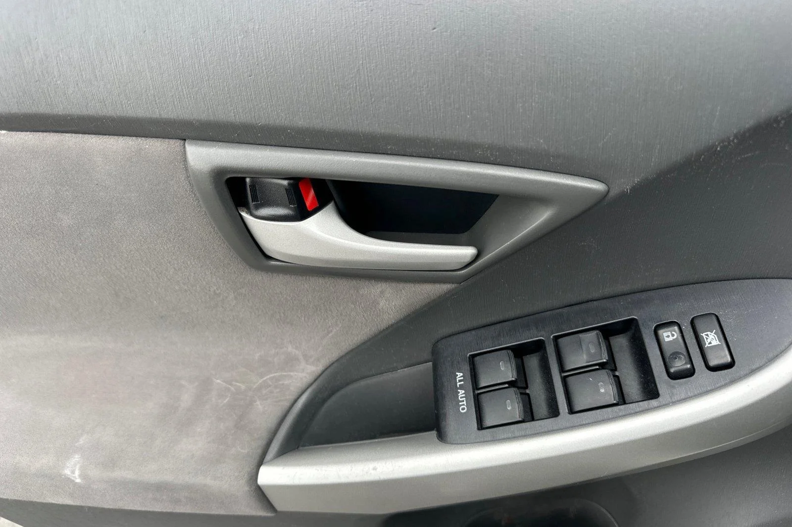 Used 2010 Blizzard Pearl TOYOTA  image 10