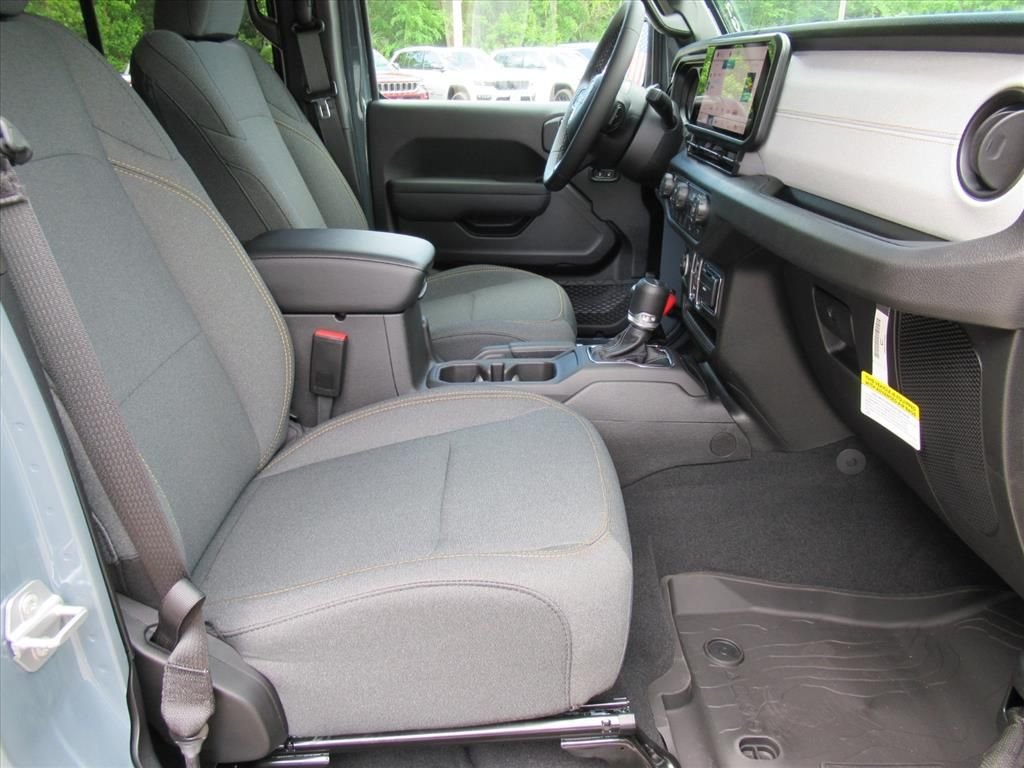 New 2026 Anvil Clear-Coat Exterior Paint Jeep Sport S image 10