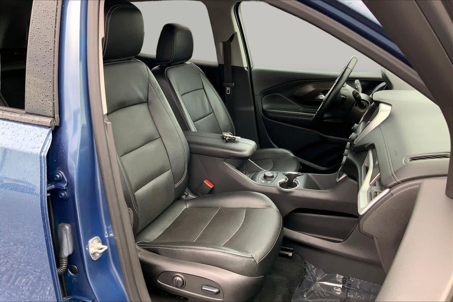 Used 2024 Downpour Metallic GMC SLT image 9