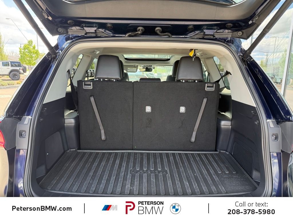 Used 2025  Toyota Limited image 9