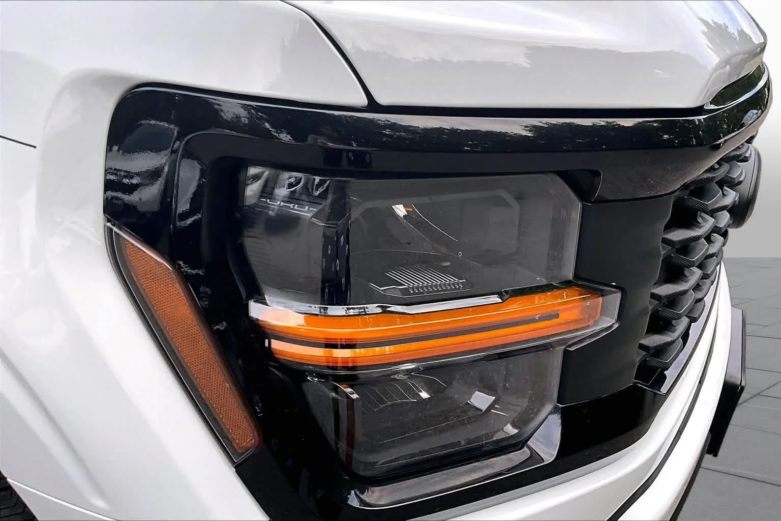 Used 2025 Oxford White Ford STX image 25