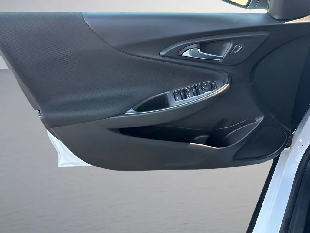 Used 2020 Summit White Chevrolet LT image 26