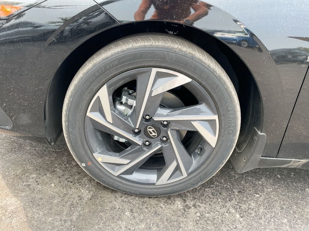 Certified Used 2025 Abyss Black Hyundai SEL Sport image 37