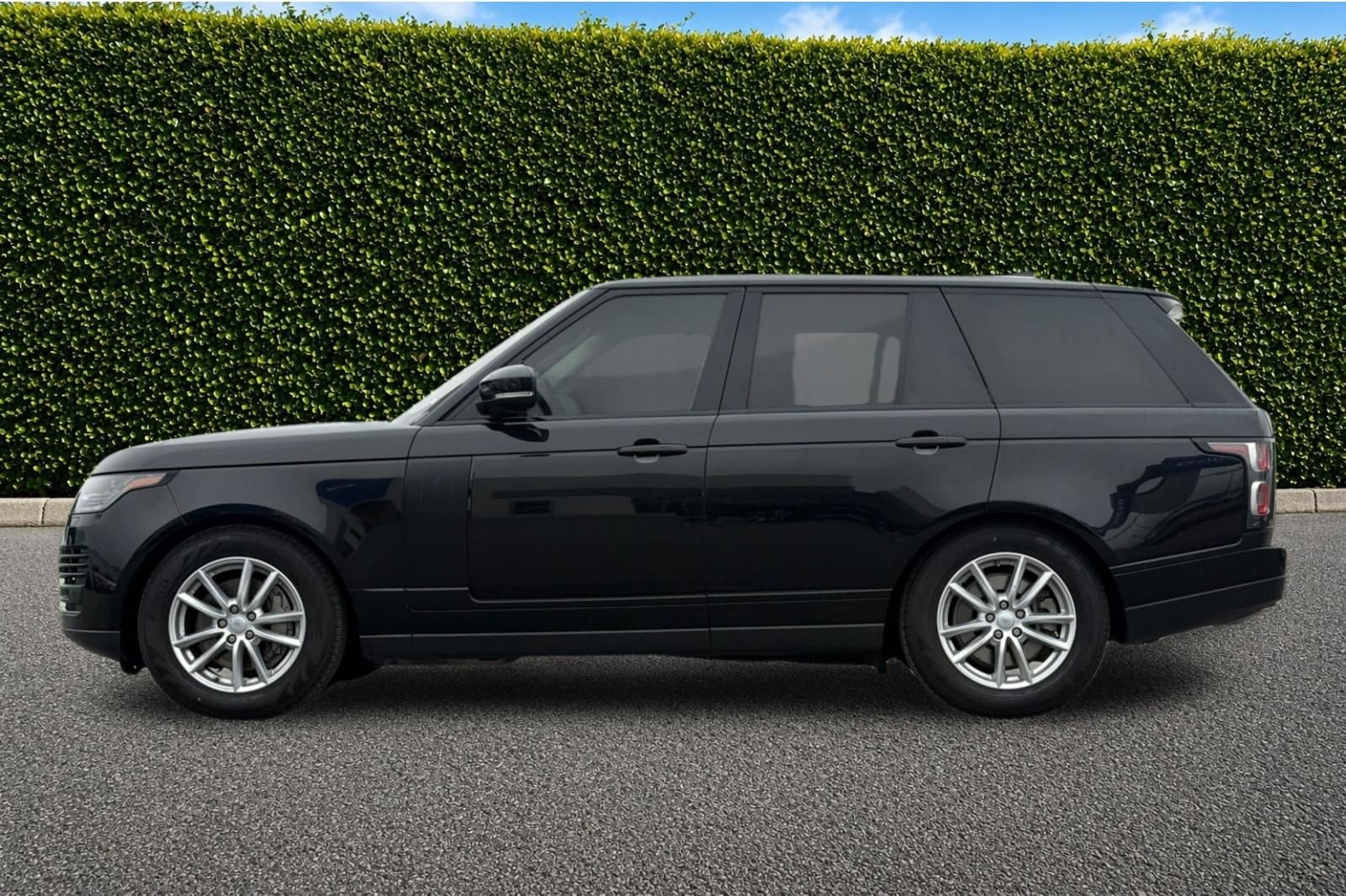 Used 2020  Land Rover SWB image 7