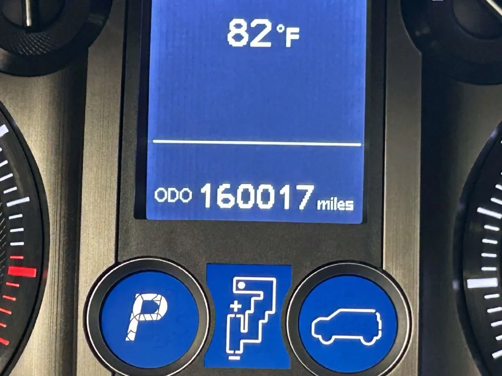 Used 2018 White Lexus 460 image 28