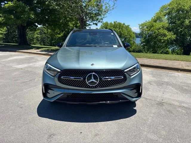 Used 2025 Green Mercedes-Benz GLC 350e image 2