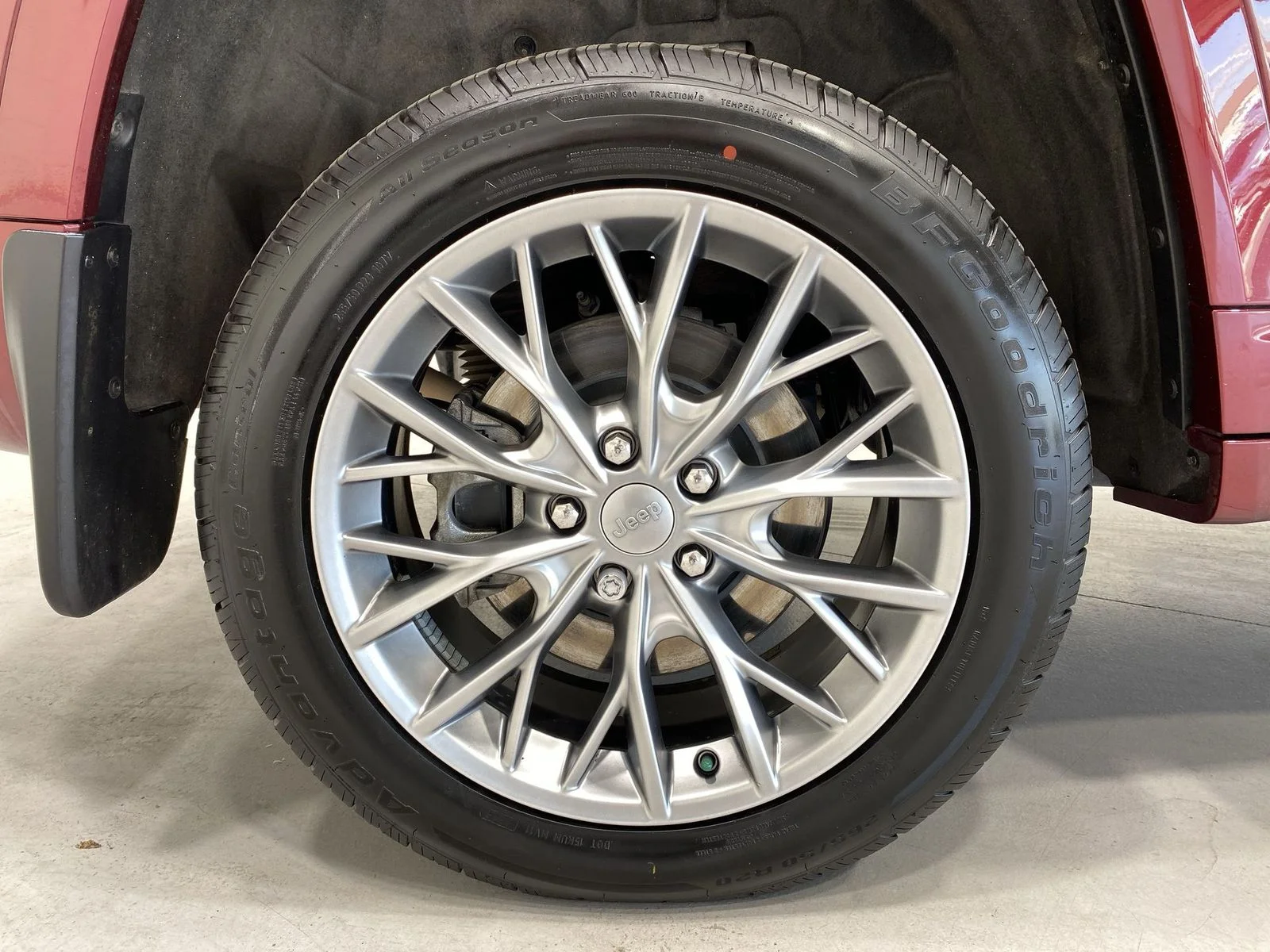 Used 2022 Red Jeep Summit 4xe image 10