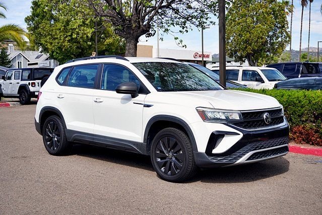 Used 2022 White Volkswagen 1.5T S image 5