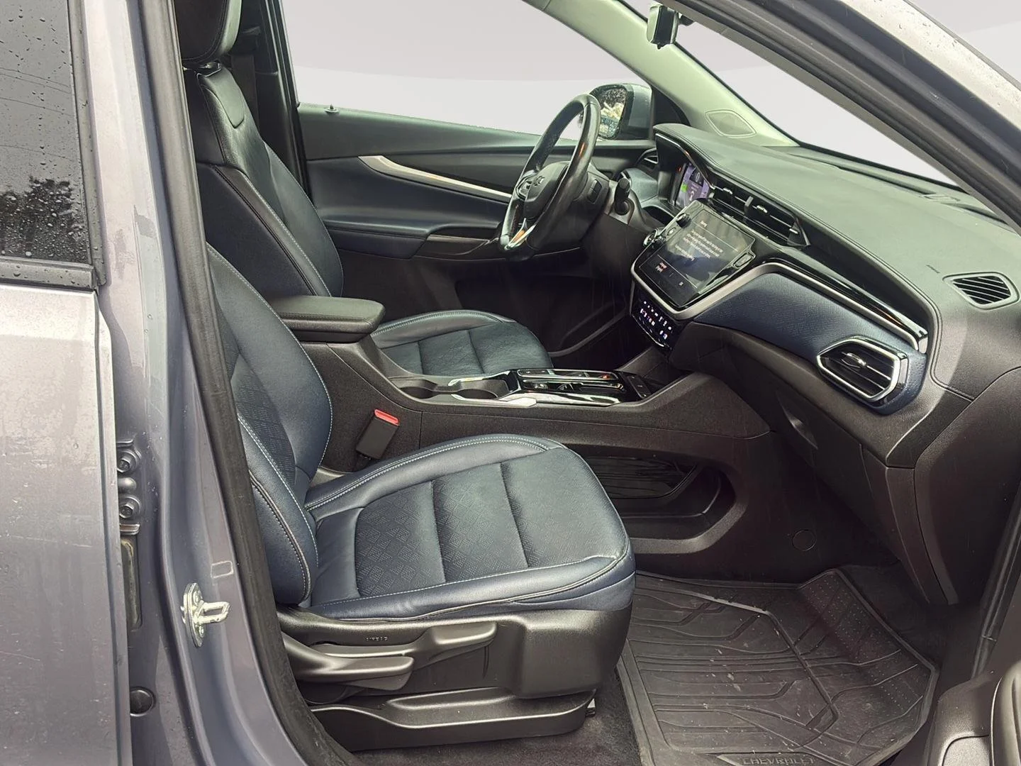 Used 2022 Gray Ghost Metallic Chevrolet Premier image 10