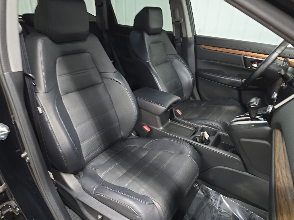 Used 2018 Crystal Black Pearl Honda Touring image 15