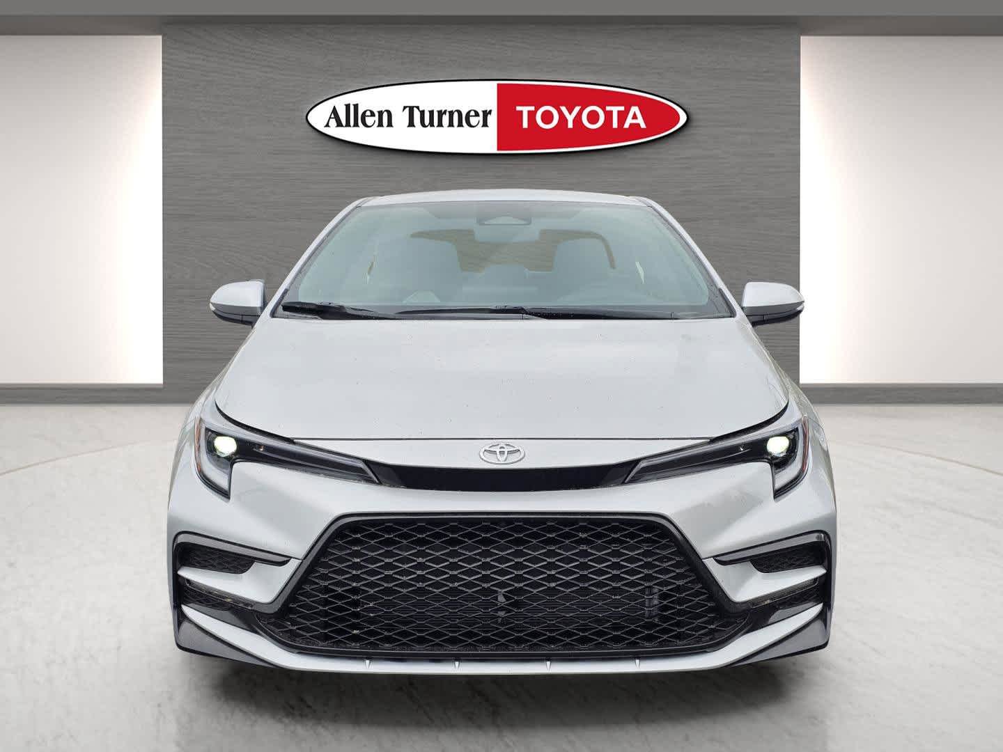 New 2026 Classic Silver Metallic Toyota SE image 2