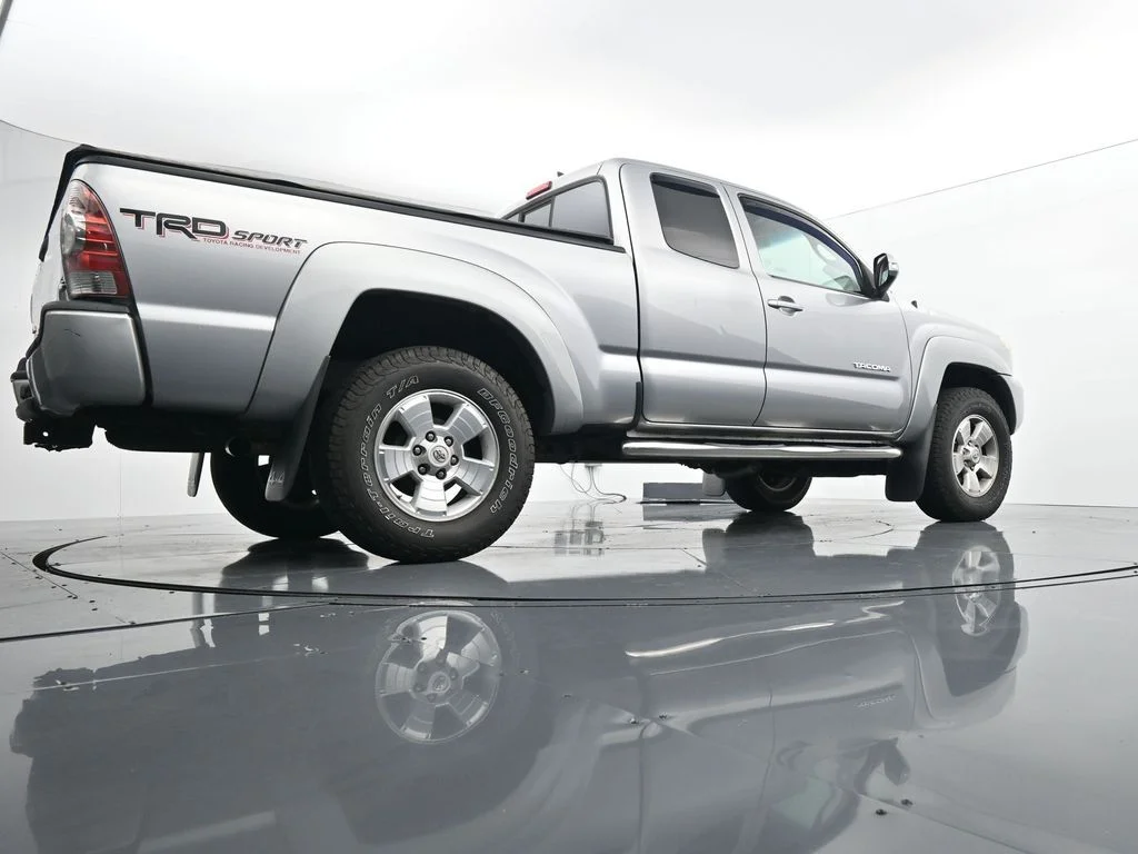 Used 2015 Silver Toyota Base image 34