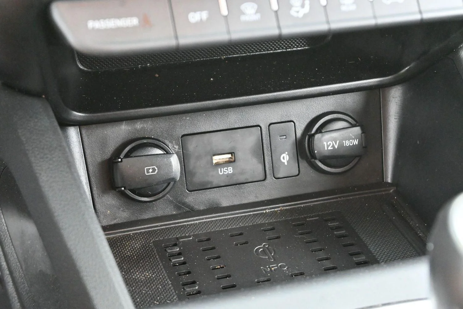 Used 2022 Thunder Gray Hyundai Limited image 24
