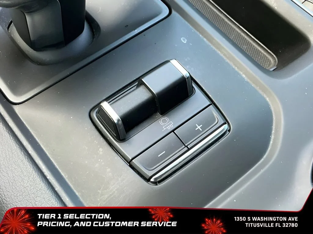Used 2023 Onyx Black GMC Denali image 28