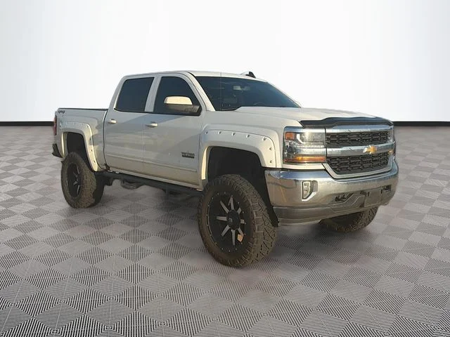 Used 2018 Summit White Chevrolet LT image 1