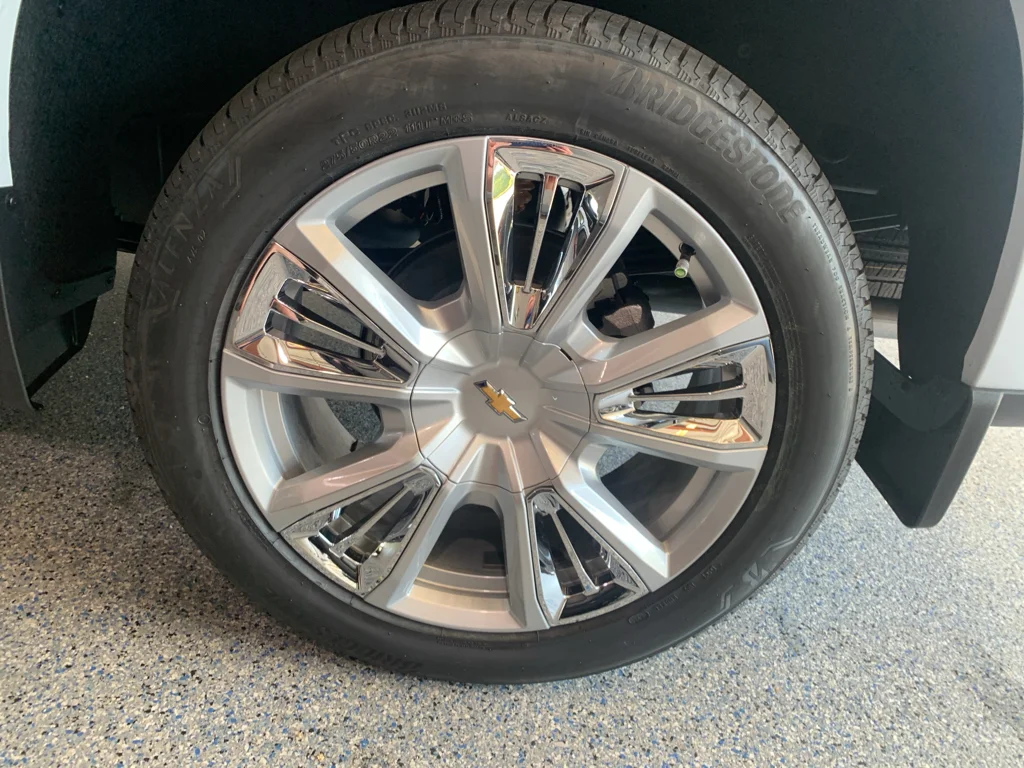 New 2026 Polar White Tricoat Chevrolet High Country image 31
