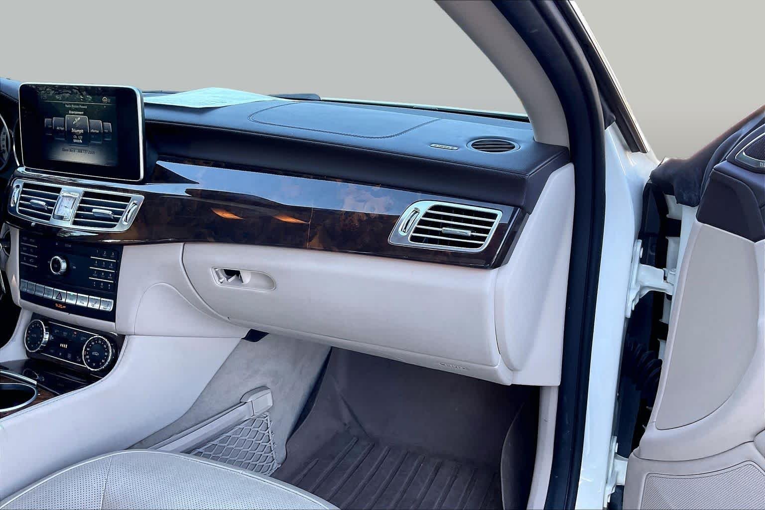 Used 2018 designo Diamond White Metallic Mercedes-Benz CLS 550 image 18