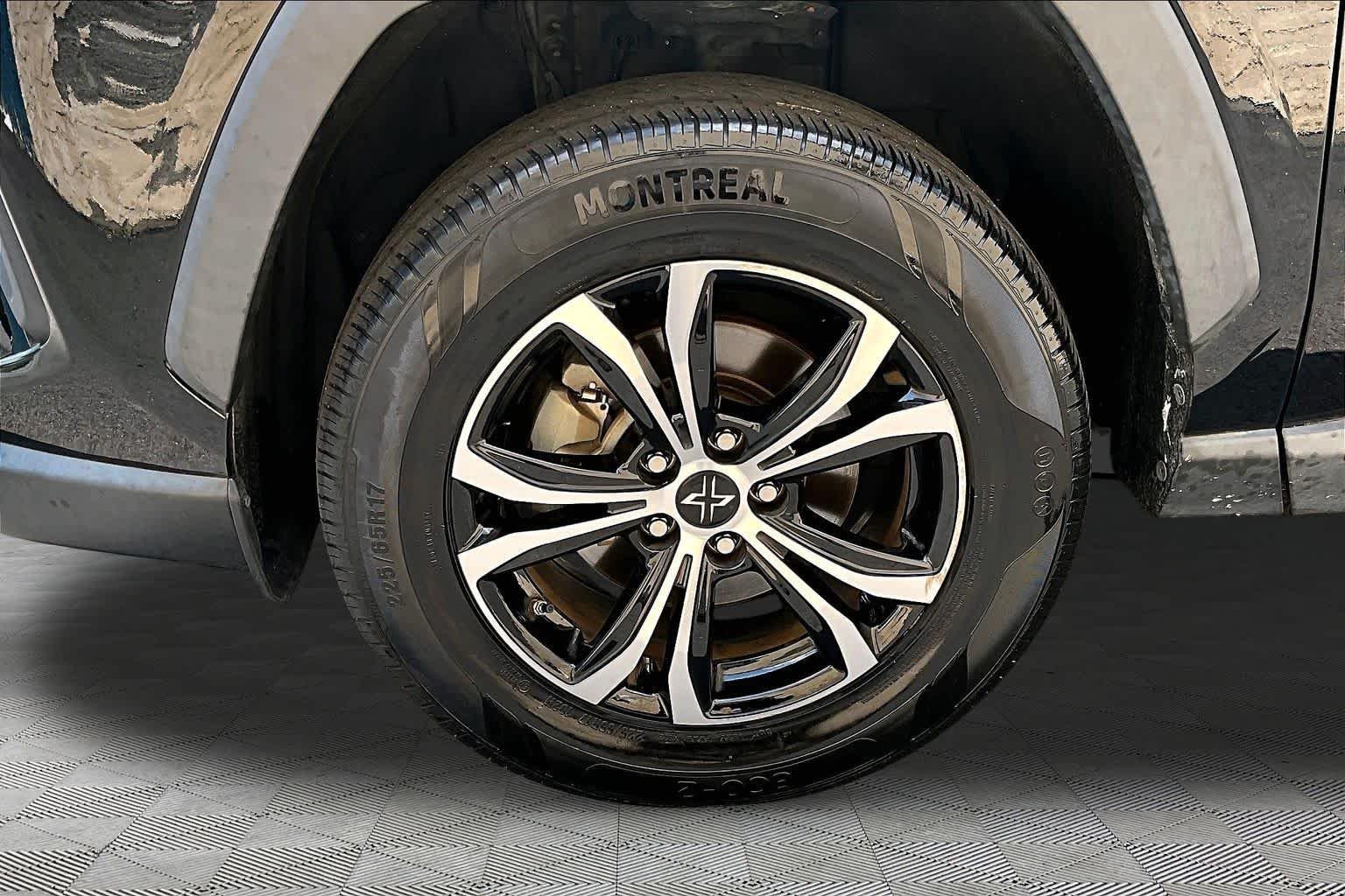 Used 2021 Midnight Black Metallic Toyota LE image 11