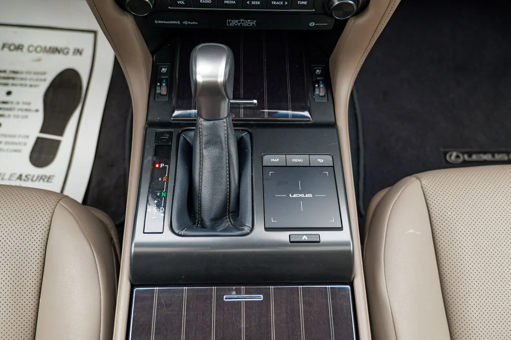 Used 2023 White Pearl Lexus 460 image 51