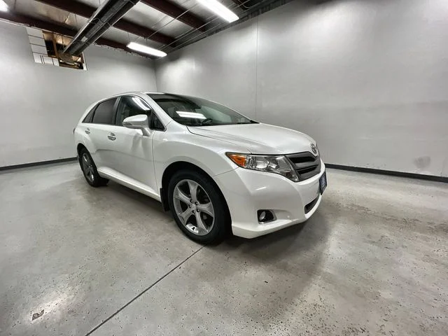 Used 2014 White Toyota XLE image 2