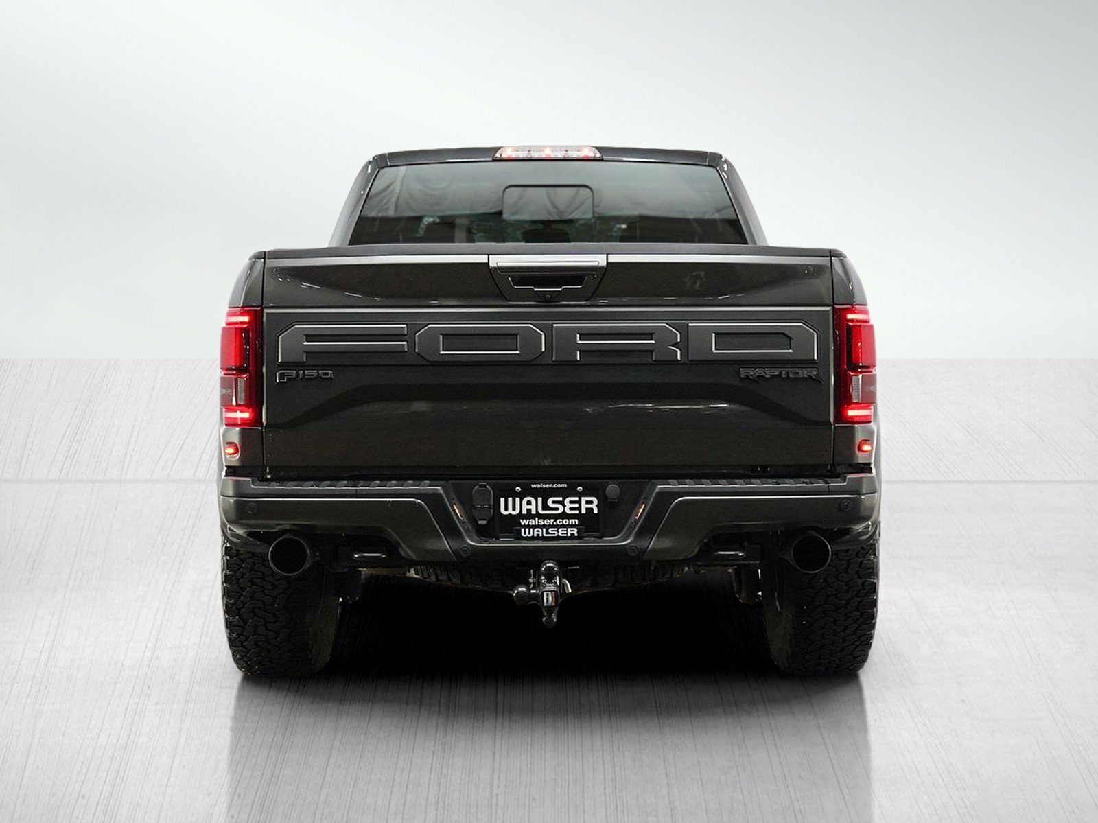 Used 2019 Magnetic Ford Raptor image 4