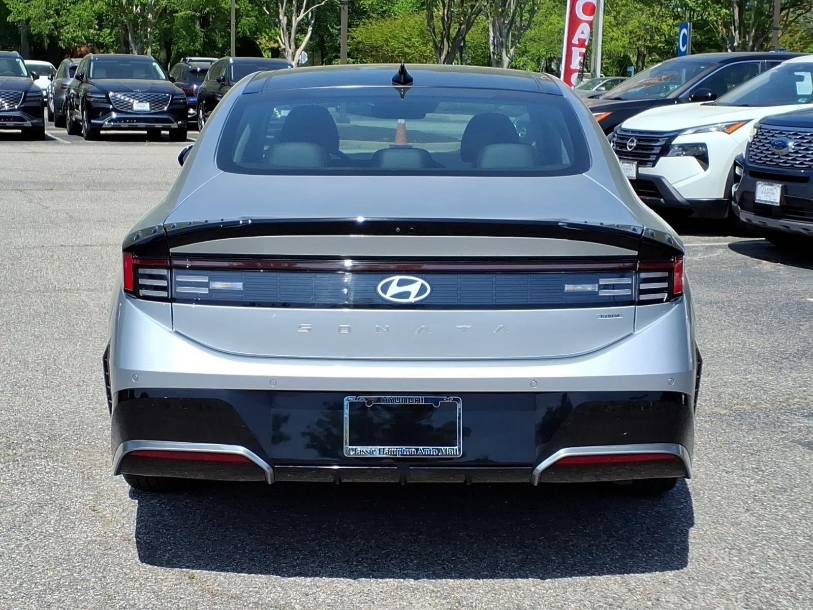 Used 2024 Aero Silver Hyundai Limited image 7