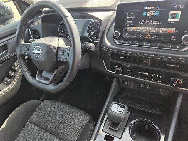 Used 2025 Super Black Nissan SV image 34