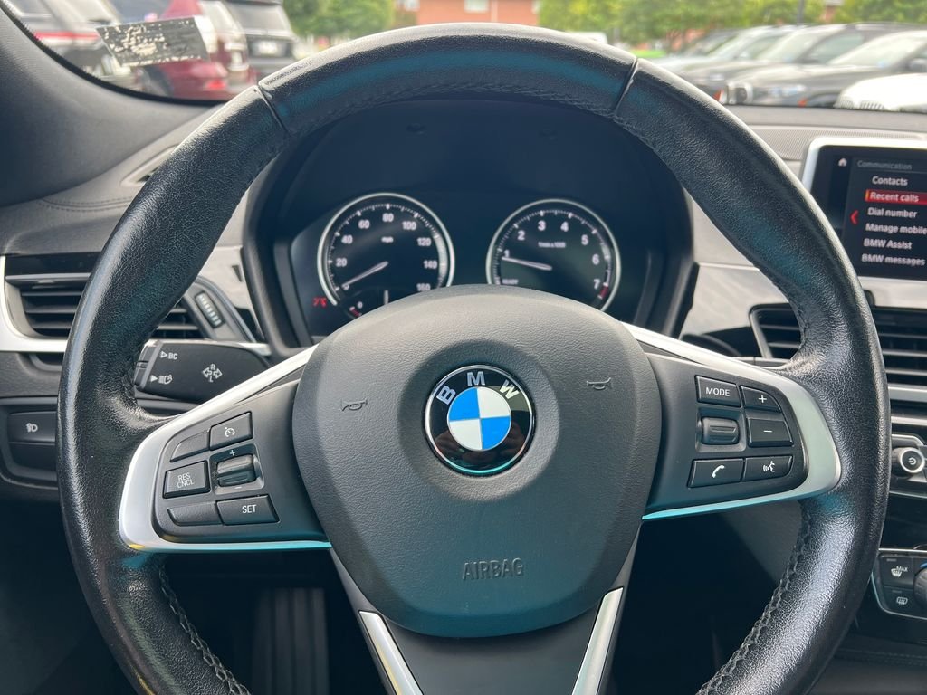 Used 2022 White BMW sDrive28i image 16