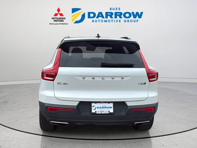 Used 2019 White Volvo R-Design image 4