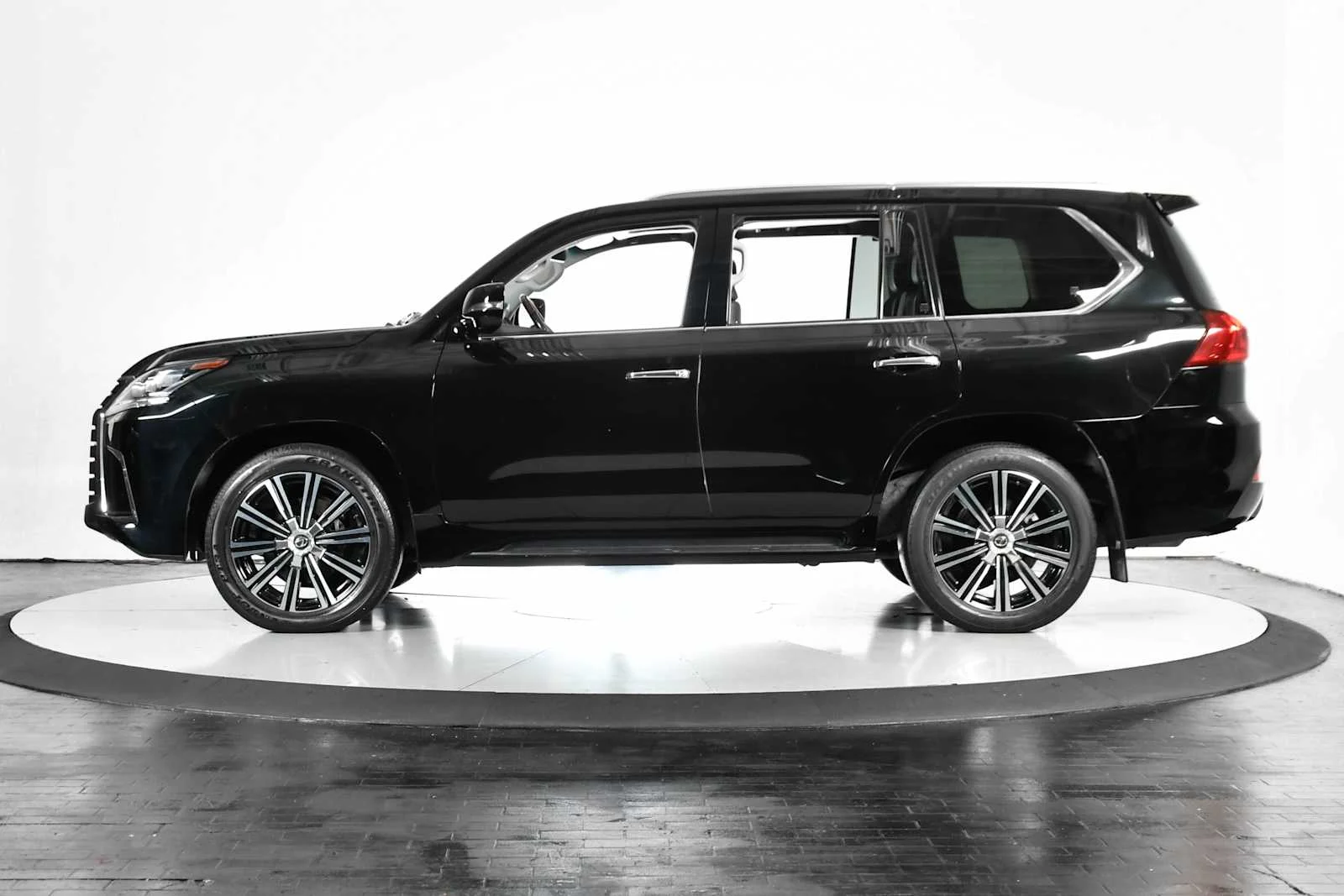 Used 2019 Black Onyx Lexus  image 2