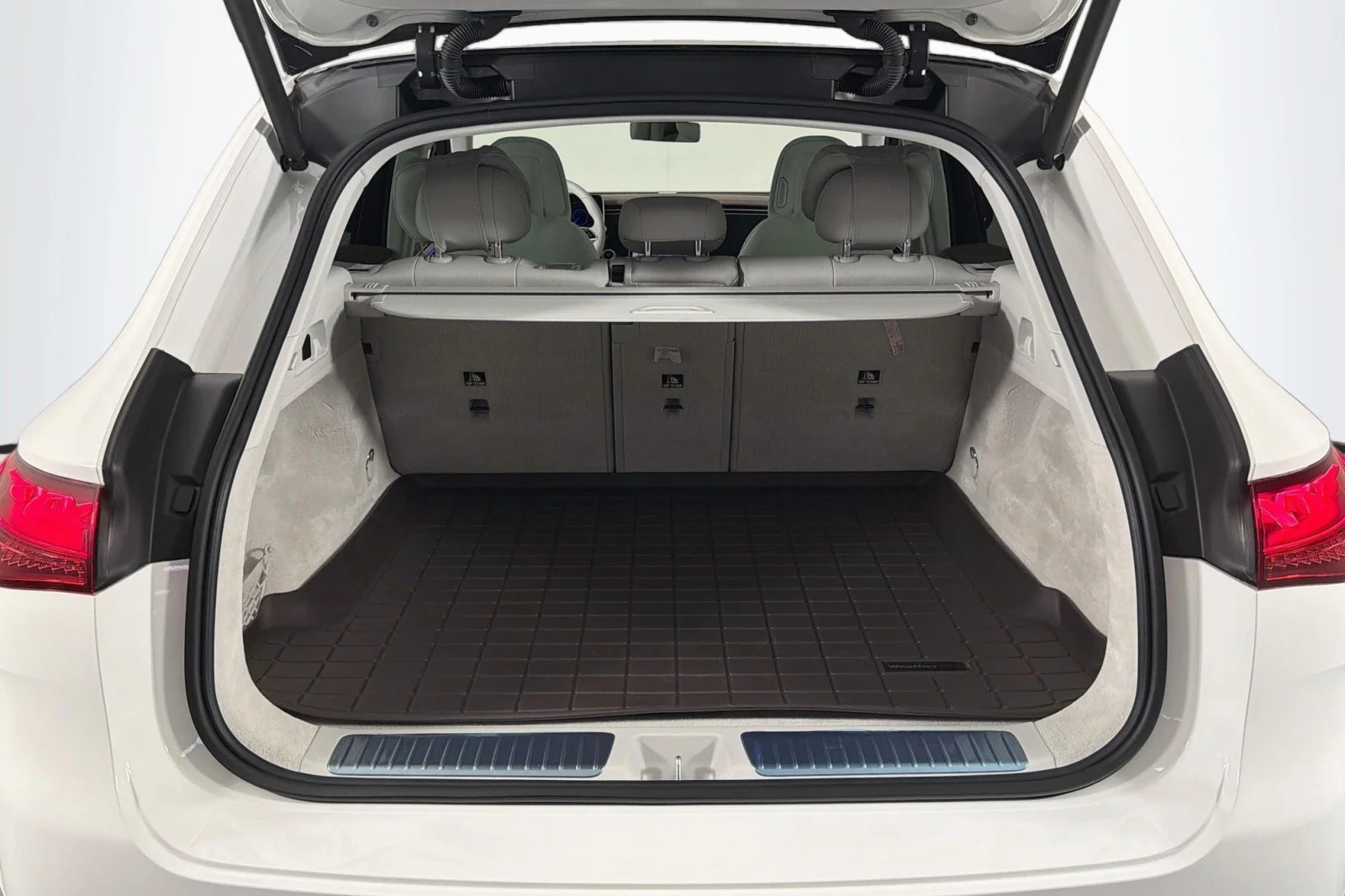 Certified Used 2025 Polar White Mercedes-Benz 350+ image 25
