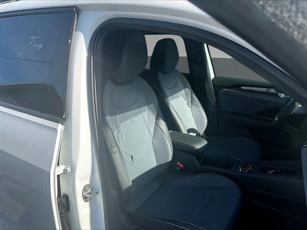 New 2026 White/off-white Volkswagen 2.0T SE R-Line Black image 11