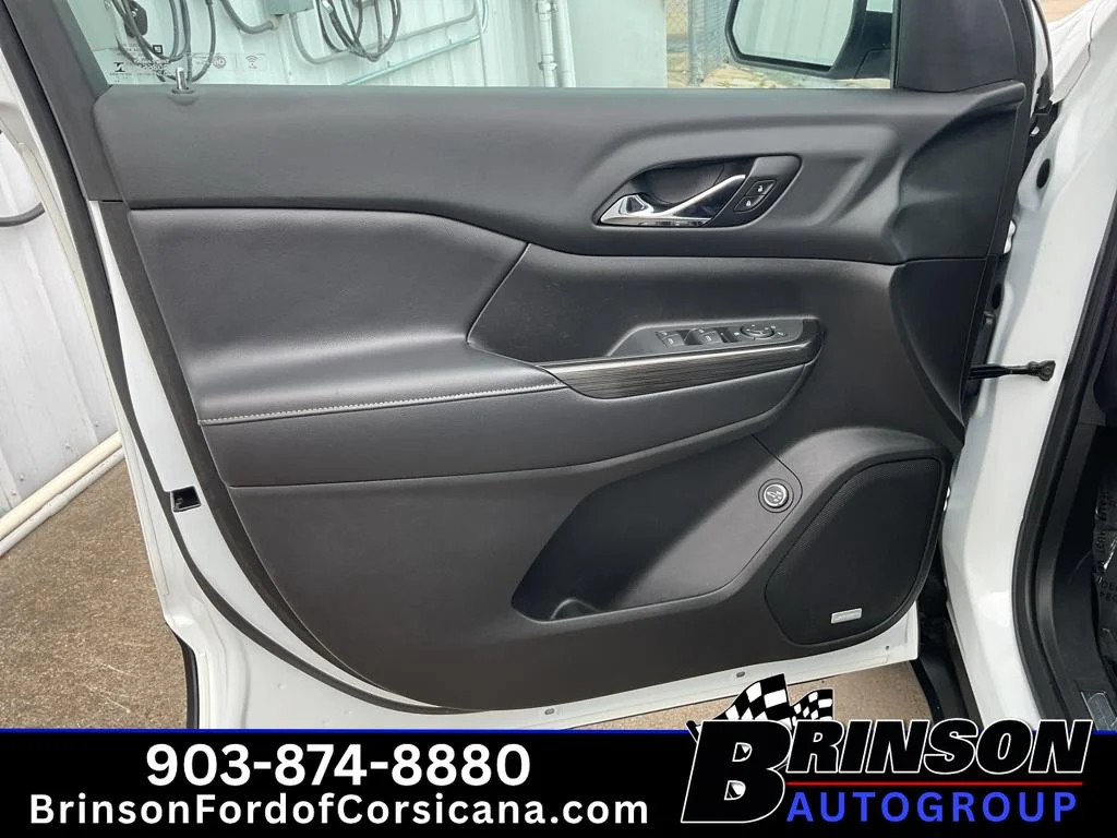 Used 2018 Summit White GMC SLT image 27