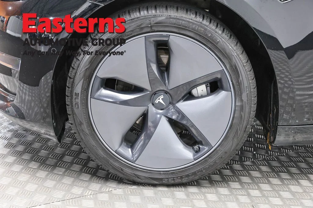 Used 2018 Black Tesla Long Range image 26
