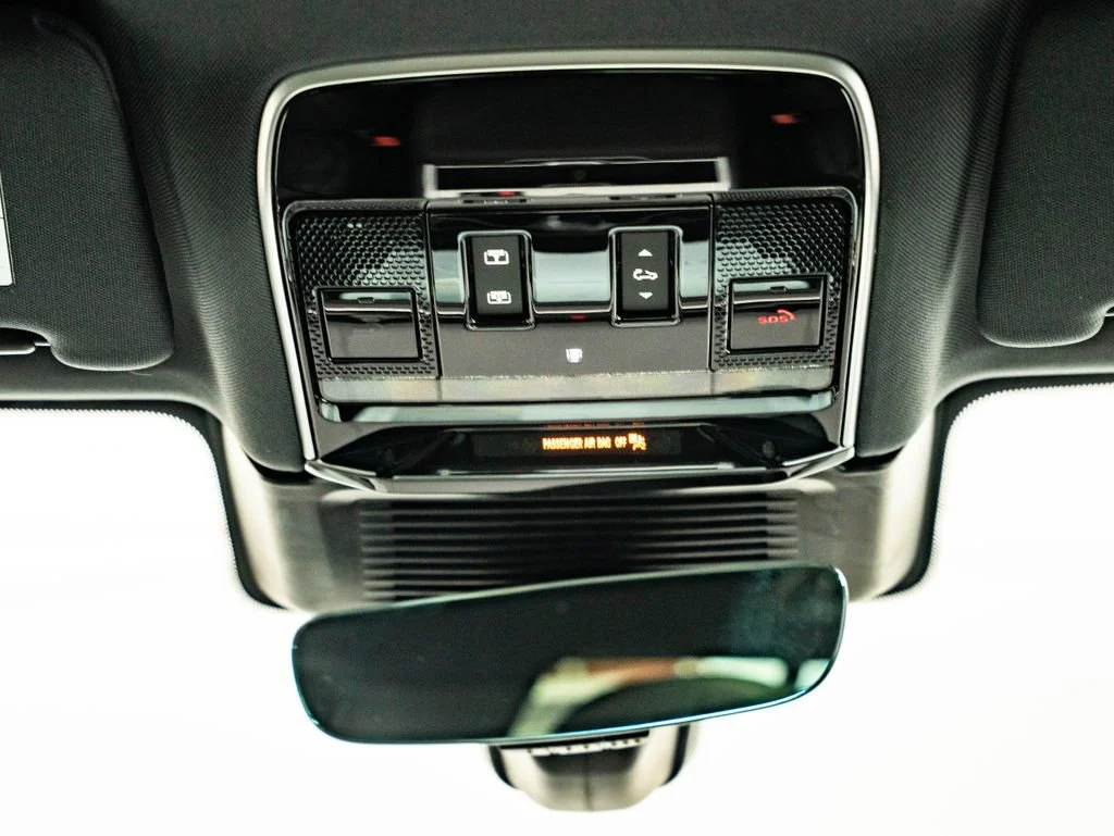 New 2026 Santorini Black Land Rover SE image 39