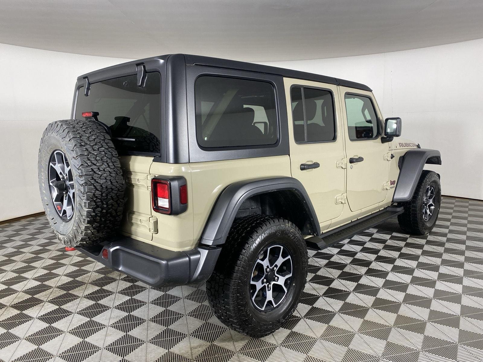 Used 2022 Limited Edition Gobi Clearcoat Jeep Unlimited Rubicon image 11