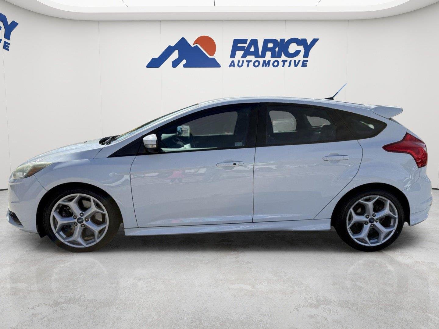 Used 2014 Oxford White Ford ST image 2