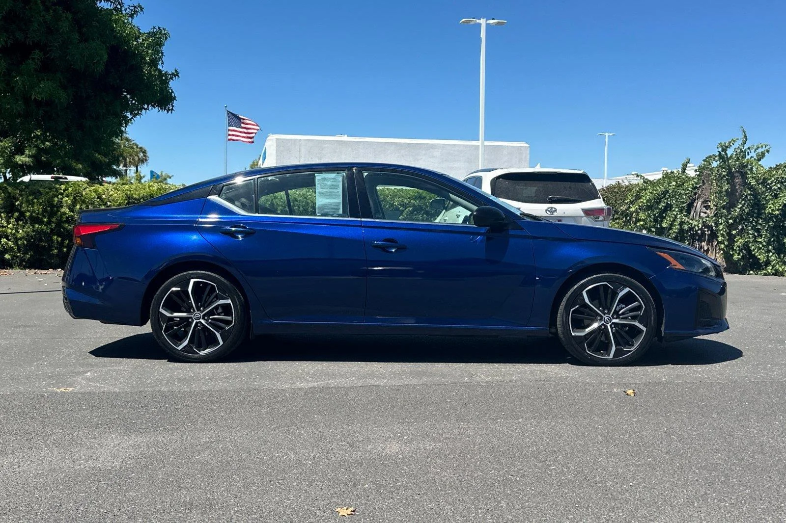 Used 2024 Deep Blue Pearl Nissan 2.5 SR image 3