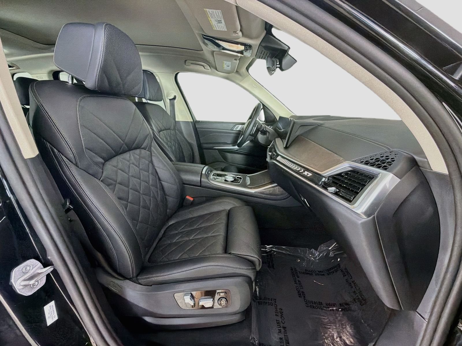 Certified Used 2024 Black Sapphire Metallic BMW xDrive40i image 30
