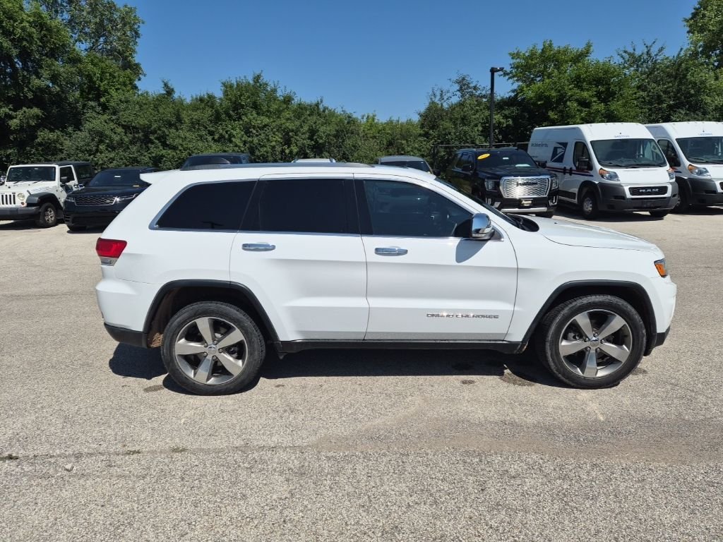 Used 2016 White Jeep Limited image 4