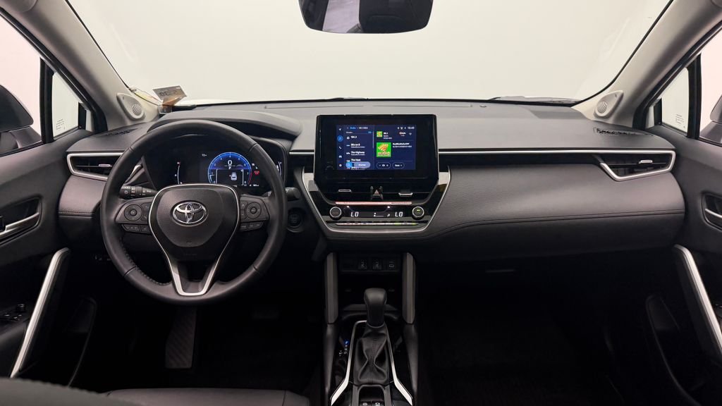 Used 2025 Beige Toyota XLE image 33