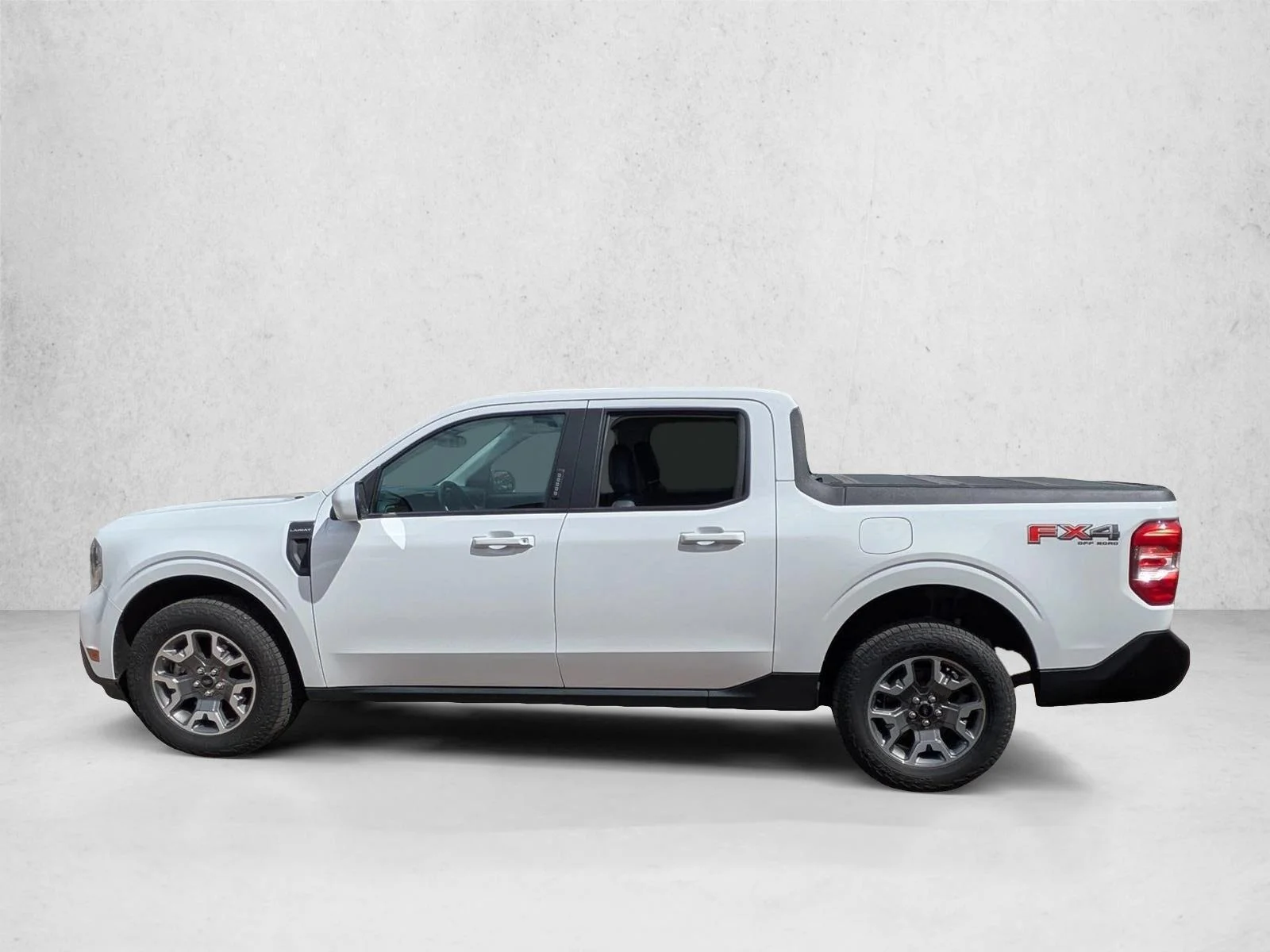 Used 2022 Oxford White Clearcoat Ford LARIAT image 8