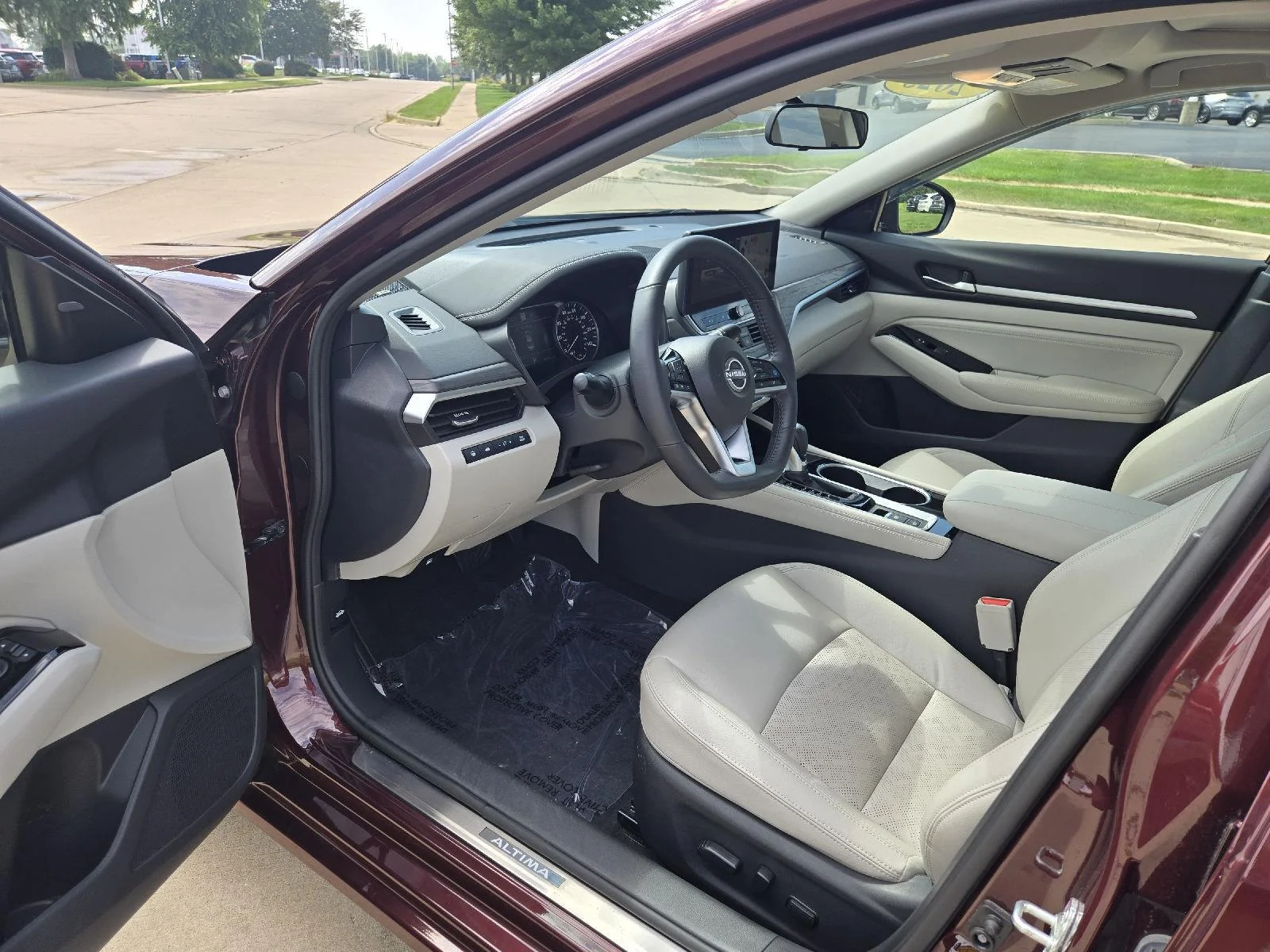 Used 2023 Garnet Pearl Metallic Nissan 2.5 SL image 10